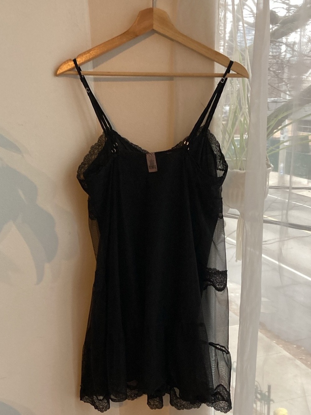 Victoria’s Secret chantilly lace tulle dress - size S - Picture 5 of 7